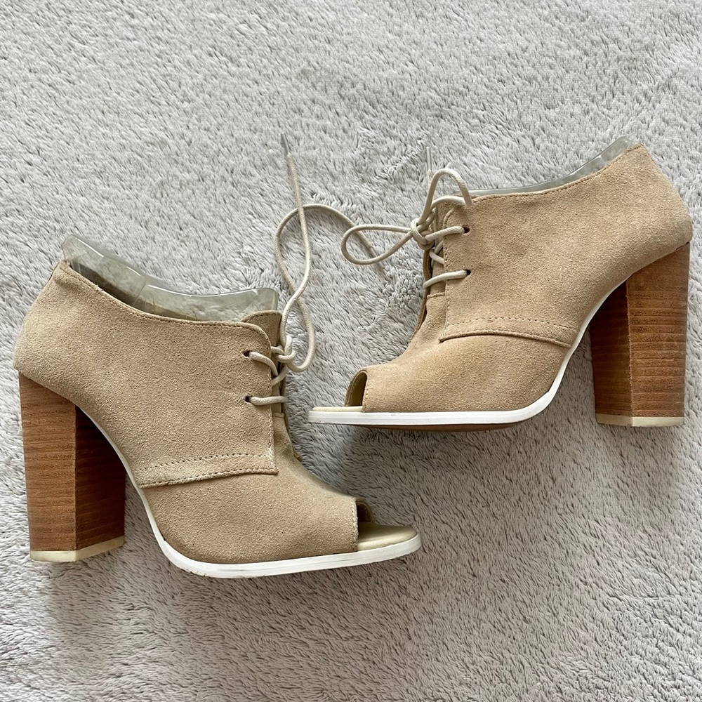 Open toe bootie (Tan)